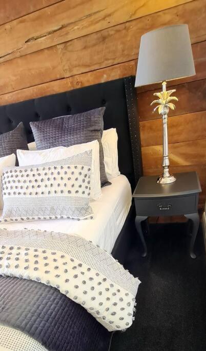 Apartment 4 - Haddin Court - Chic Ny Loft Style Blenheim Buitenkant foto
