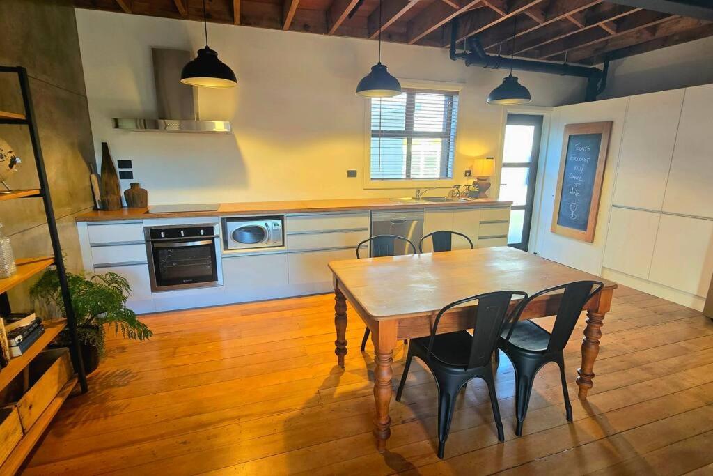 Apartment 4 - Haddin Court - Chic Ny Loft Style Blenheim Buitenkant foto