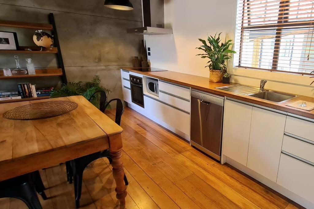 Apartment 4 - Haddin Court - Chic Ny Loft Style Blenheim Buitenkant foto